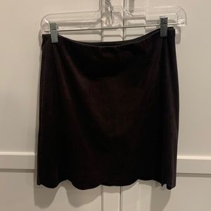Aqua brand faux suede skirt with scalloped trim. Charcoal, size medium